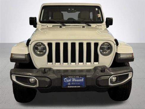 Used 2019 Jeep Wrangler Unlimited Sahara image 3