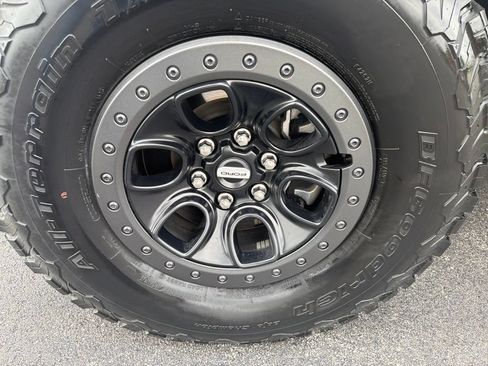Used 2023 Ford F150 Raptor w/ Raptor Carbon Fiber Package AWD/4WD image 9