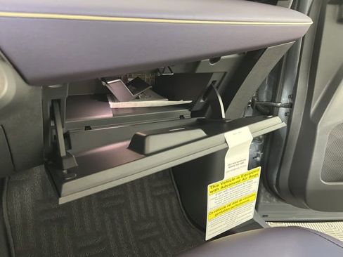 New 2026 Nissan Leaf Platinum+ w/ Cargo Package (Platinum+) FWD image 40
