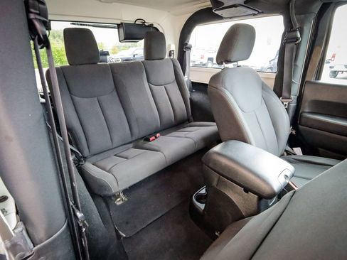 Used 2018 Jeep Wrangler Sport AWD/4WD image 25