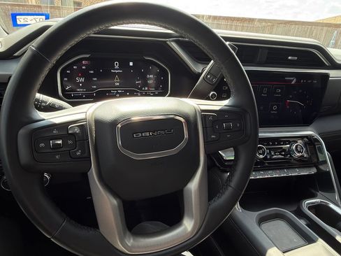 Used 2024 GMC Sierra 2500 Denali w/ Denali Reserve Package AWD/4WD image 14