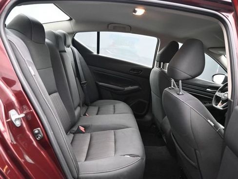 Used 2025 Nissan Altima 2.5 SV FWD image 17