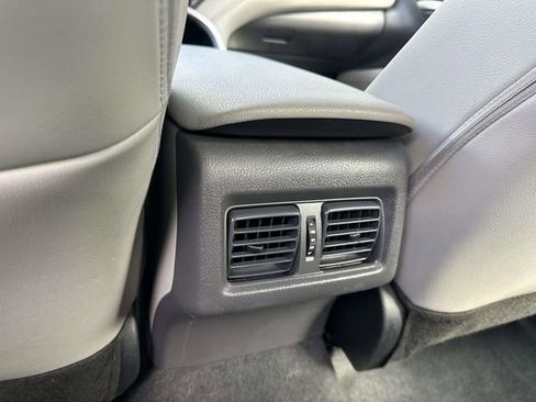 Used 2023 Toyota Camry SE image 10