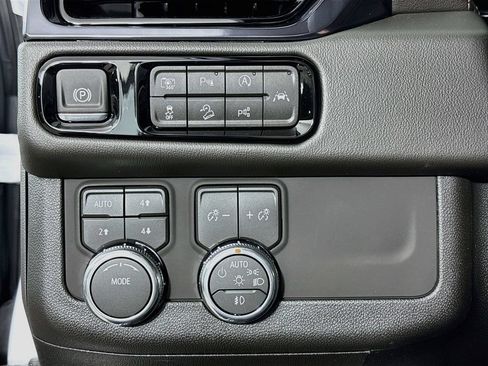 New 2026 GMC Yukon XL AT4 w/ AT4 Premium Package AWD/4WD image 10