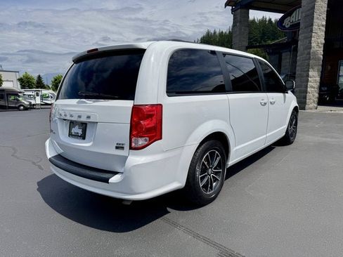 Used 2019 Dodge Grand Caravan GT FWD image 4