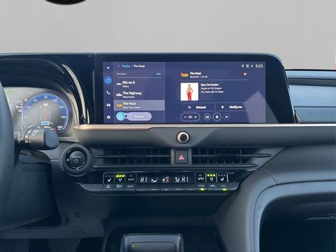 Used 2025 Toyota Crown Signia image 22