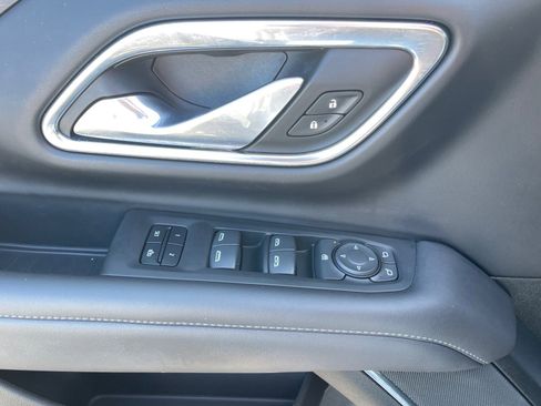 Used 2023 Chevrolet Suburban Z71 image 8