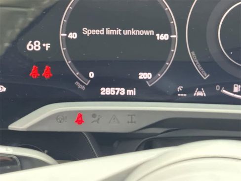 Used 2022 Porsche Taycan image 20