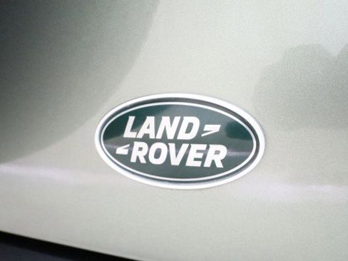 Used 2022 Land Rover Defender 90 X-Dynamic HSE image 30