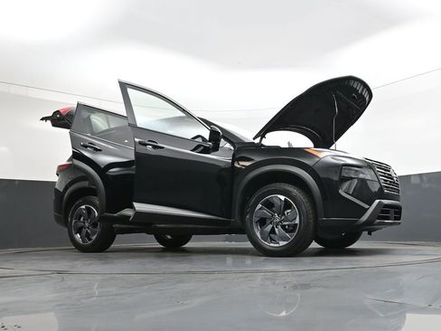 Used 2025 Nissan Rogue SV image 50