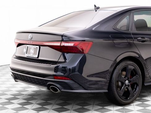 Used 2025 Volkswagen Jetta GLI Autobahn FWD image 32