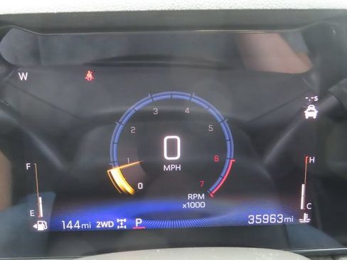 Used 2025 Chevrolet TrailBlazer LT AWD/4WD image 31