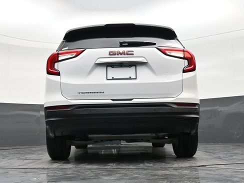 Used 2023 GMC Terrain SLE FWD image 24