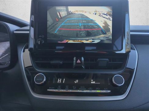 Used 2025 Toyota Corolla LE image 20