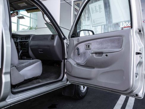 Used 2003 Toyota Tacoma 2WD Regular Cab image 27