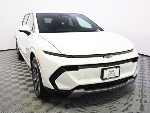 Used 2025 Chevrolet Equinox EV LT w/ Convenience Package FWD image 9