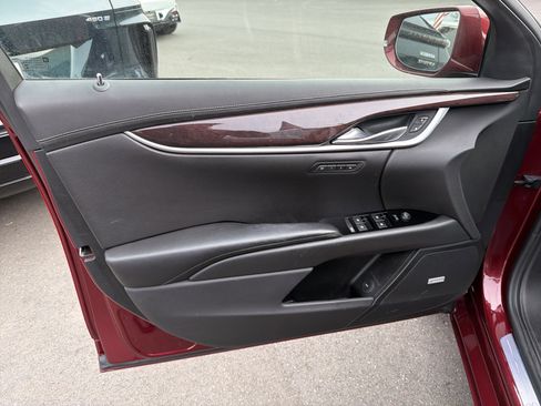 Used 2017 Cadillac XTS Luxury image 9