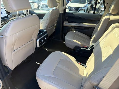 Used 2024 Ford Expedition Limited image 22