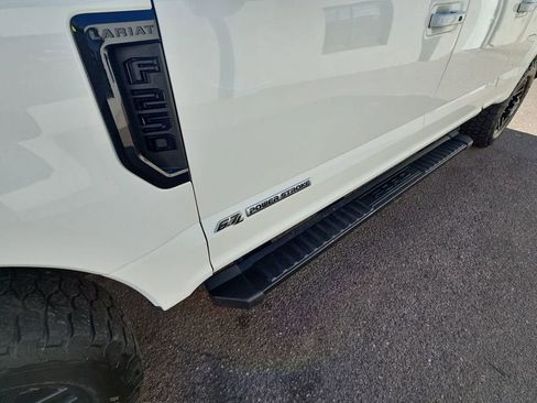 Used 2022 Ford F250 Lariat w/ Black Appearance Package image 24