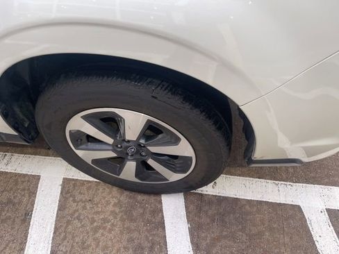 Used 2017 Subaru Forester 2.5i w/ Alloy Wheel Package AWD/4WD image 5