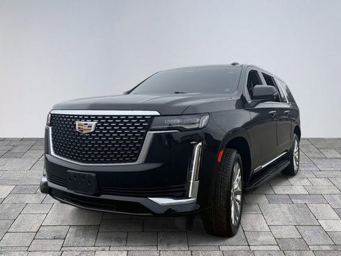 Used 2022 Cadillac Escalade ESV Premium Luxury image 3