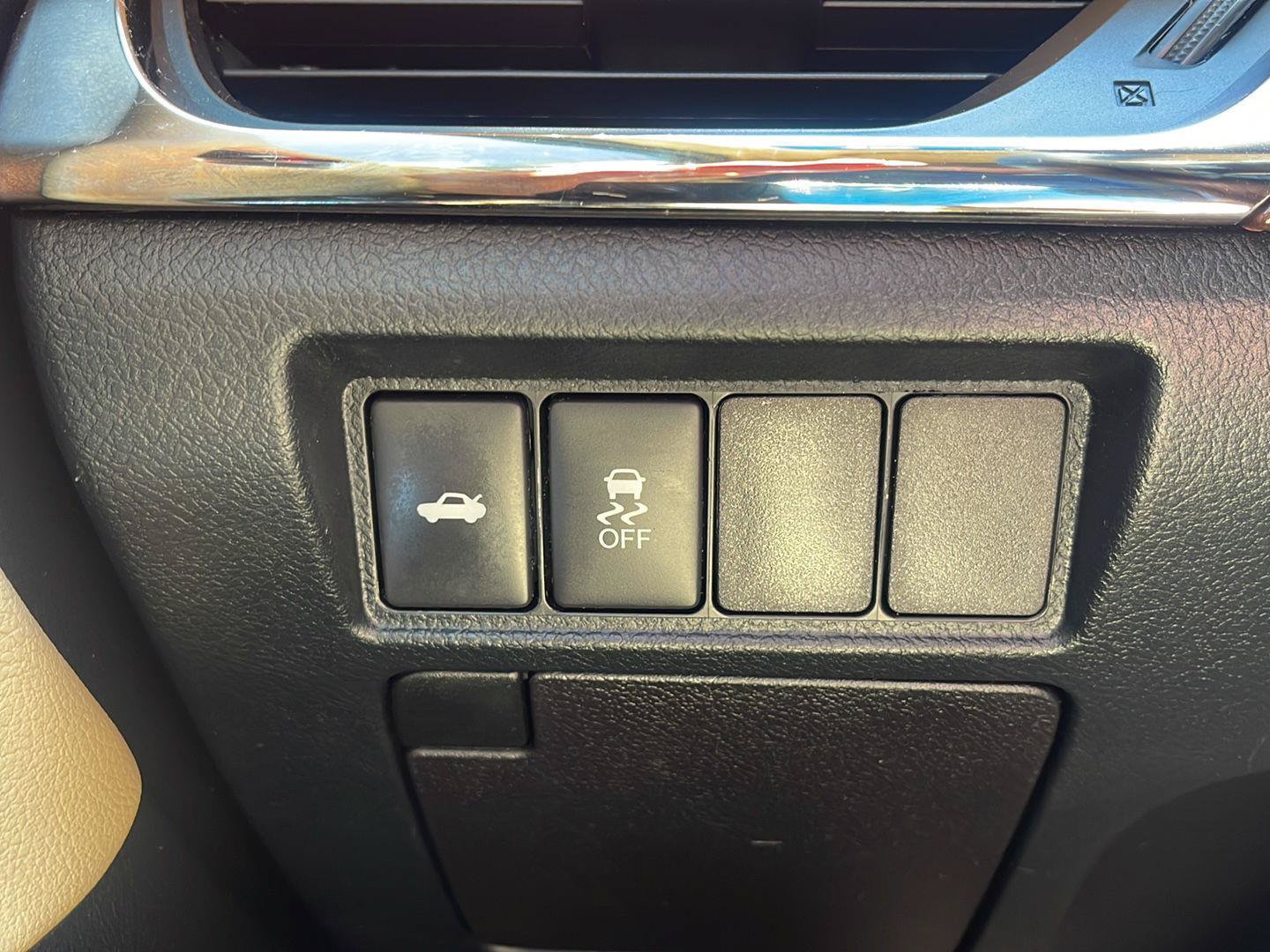 Used 2015 Toyota Avalon XLE Premium FWD image 16