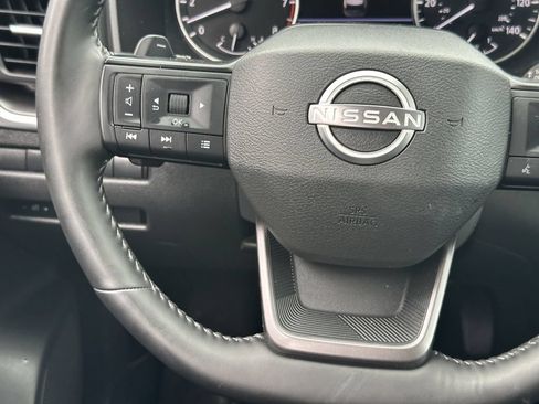 Certified 2025 Nissan Rogue SV AWD/4WD image 19