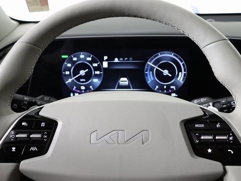 Used 2023 Kia Niro Wave image 24