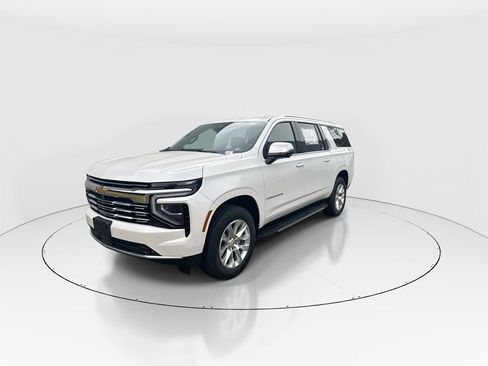 New 2025 Chevrolet Suburban Premier RWD image 4