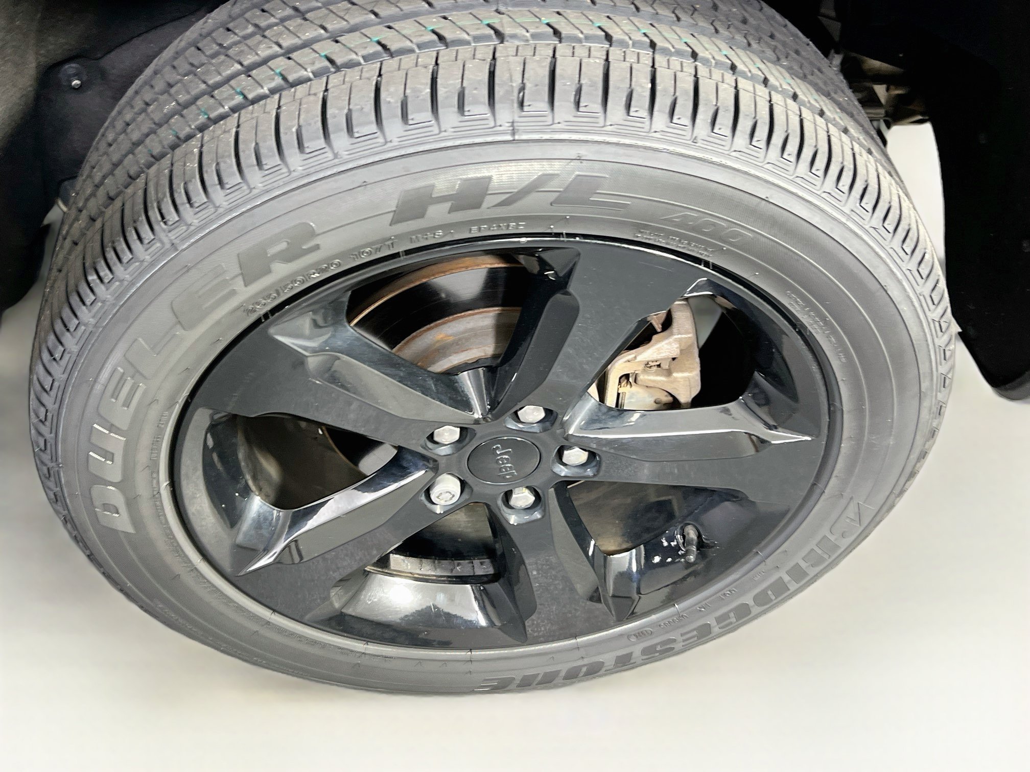 Used 2023 Jeep Grand Cherokee Altitude AWD/4WD image 29
