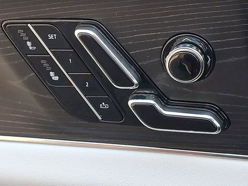 Used 2024 Cadillac Lyriq Luxury image 33