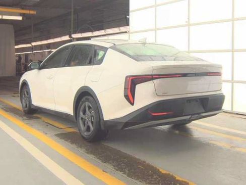 Used 2025 Kia K4 FWD image 5