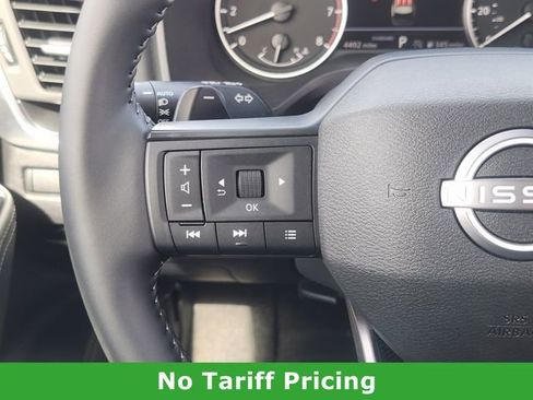 Certified 2025 Nissan Rogue SV image 27