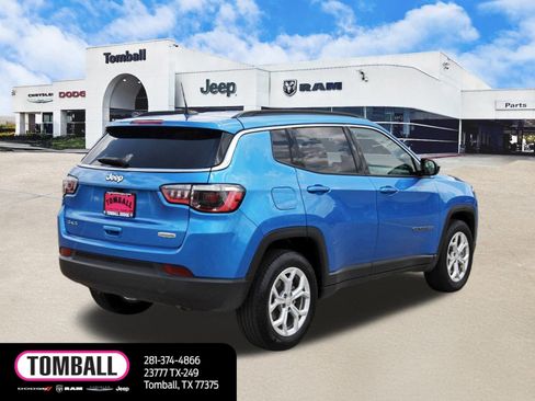 Used 2024 Jeep Compass Latitude AWD/4WD image 7