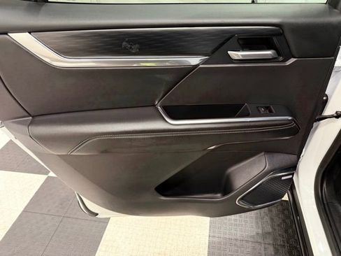 Used 2025 GMC Acadia Elevation image 16