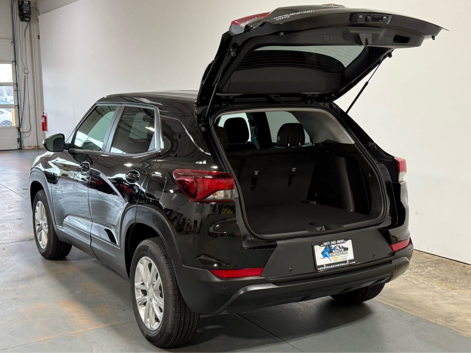Used 2026 Chevrolet TrailBlazer LS w/ LS Convenience Package AWD/4WD image 4