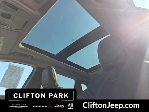 Used 2020 Jeep Cherokee Limited AWD/4WD image 25
