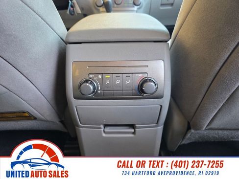 Used 2012 Toyota Highlander FWD w/ Cold Weather Pkg image 19