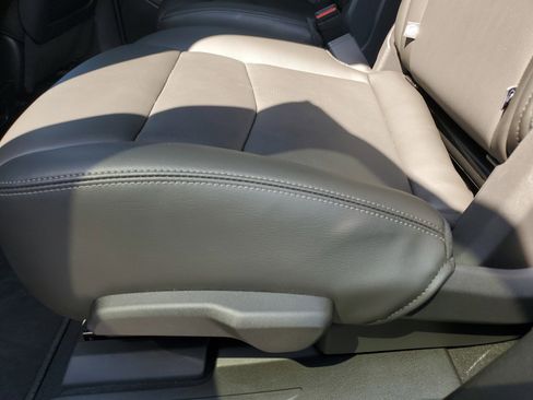 Certified 2025 Cadillac XT6 Premium Luxury image 11