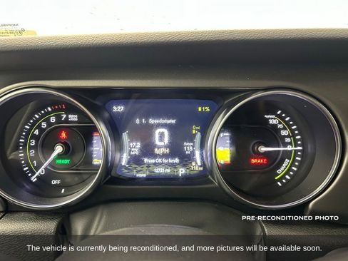 Used 2023 Jeep Wrangler Unlimited w/ Convenience Group image 17