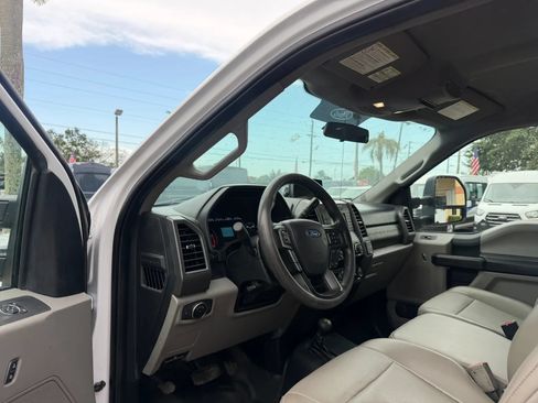 Used 2019 Ford F550 4x4 Regular Cab Super Duty image 11