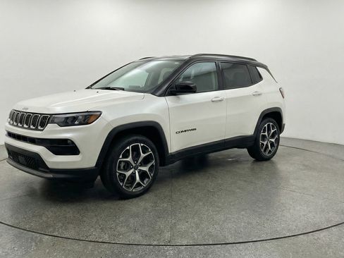 Used 2025 Jeep Compass Limited image 3