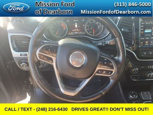 Used 2019 Jeep Cherokee Overland w/ Technology Group image 8