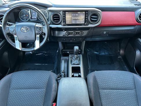 Used 2020 Toyota Tacoma SR5 image 3