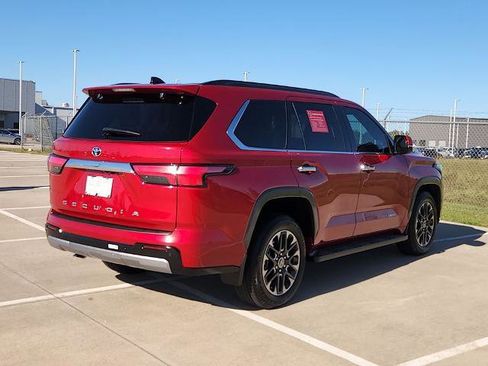 Used 2023 Toyota Sequoia Limited image 5