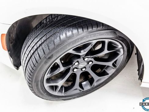 Used 2023 Chrysler 300 Touring w/ Sport Appearance Package image 8