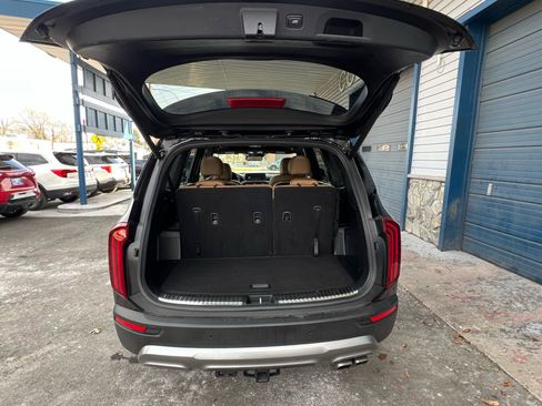 Used 2022 Kia Telluride SX w/ Towing Package image 8