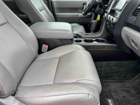 Used 2018 Toyota Sequoia Limited w/ Safety & Convenience Package RWD image 24