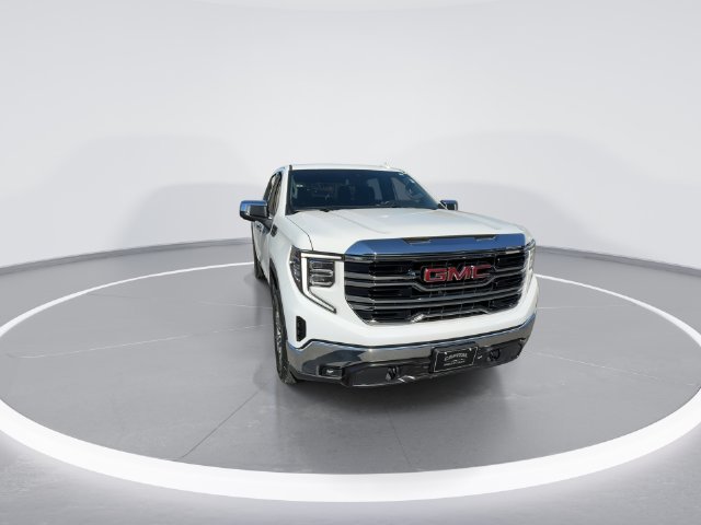 Used 2025 GMC Sierra 1500 SLT AWD/4WD image 3