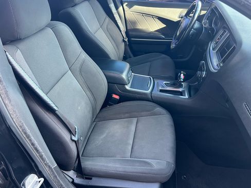 Used 2019 Dodge Charger SXT image 16